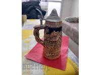 Cană veche, muzicală pentru bere