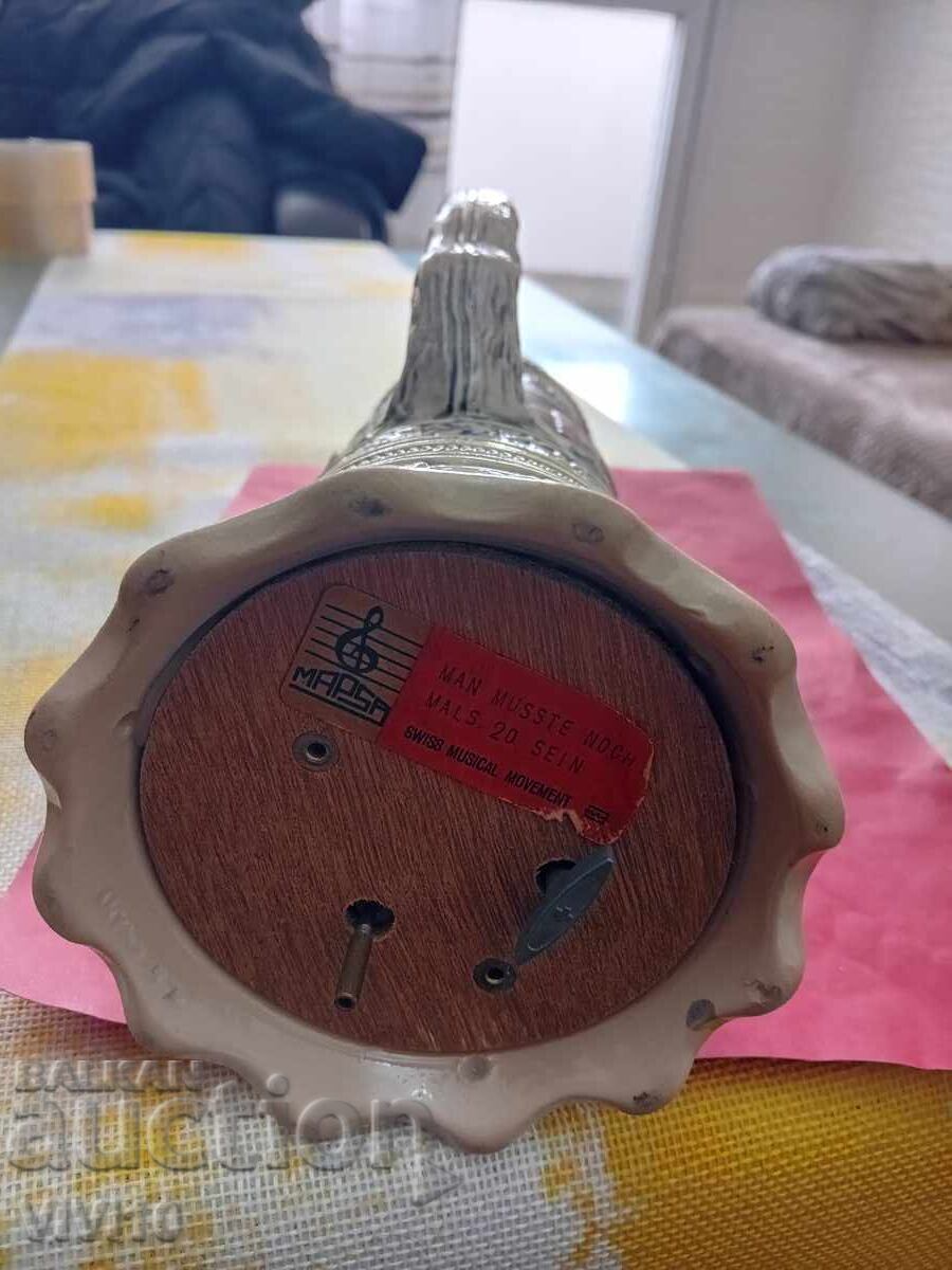 Licitație Cană veche, muzicală pentru bere Licitație Cană veche, muzicală pentru bere