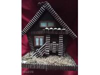 Căsuțe lucrate manual