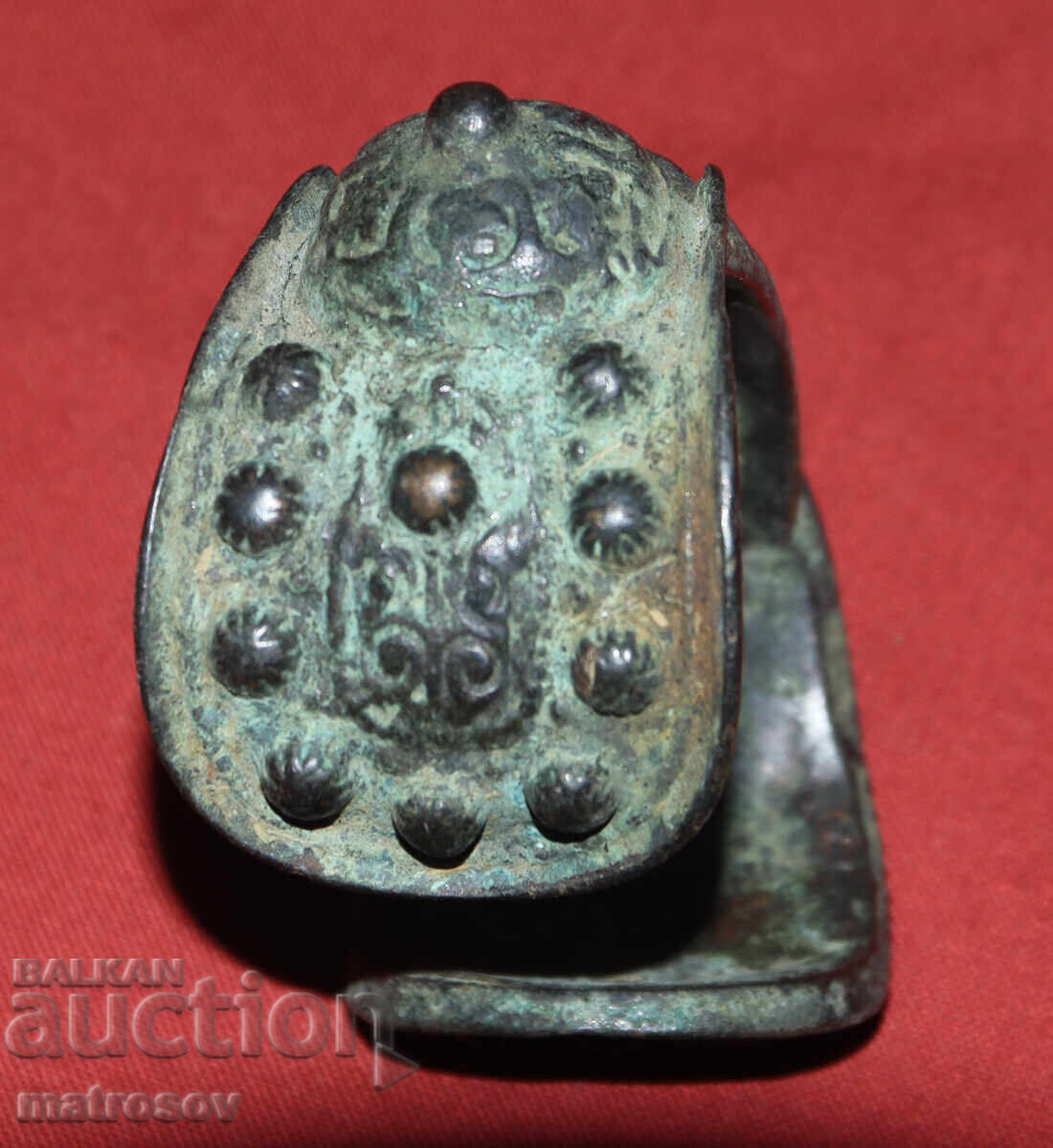 Delivery of Old traditional bronze bracelet jewelry slingshot