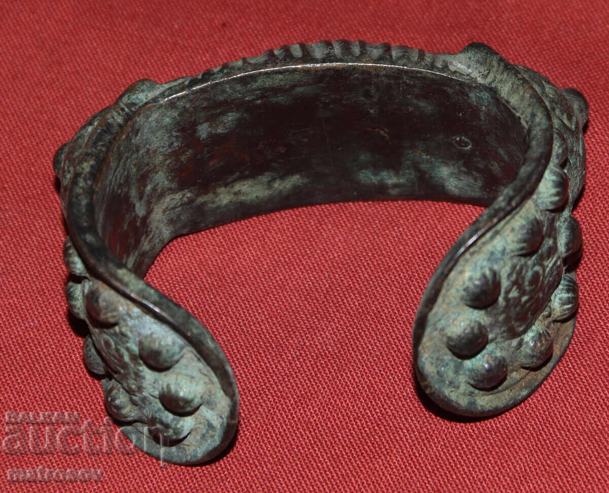 Old traditional bronze bracelet jewelry slingshot - 7
