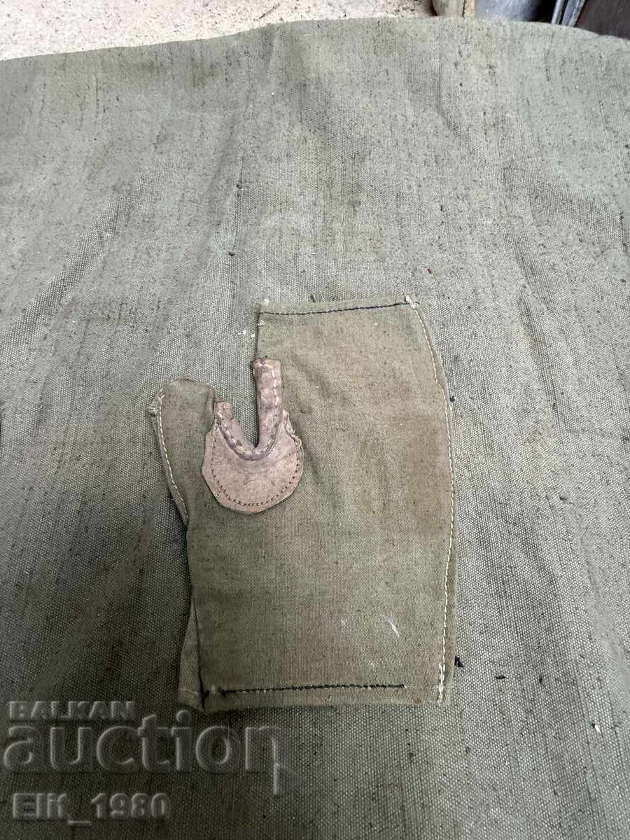 Mănușă pentru gloanțe cu preț 30.00 BGN | € 15.34