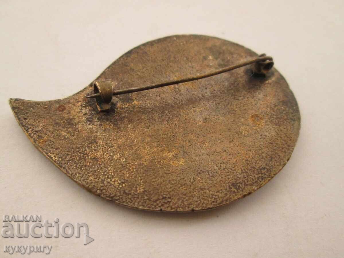 Δημοπρασία Παλιά γυναικεία καρφίτσα παφτά κόσμημα για φορεσιά