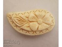 Veche broșă de damă, pafta, bijuterie pentru costum popular, os sculptat