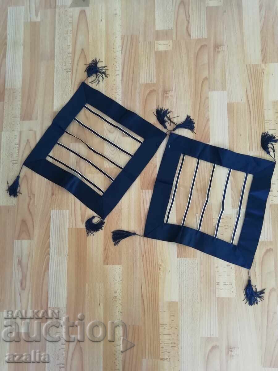 Delivery of Set of tablecloth, runner and 2 placemats in blue and gold