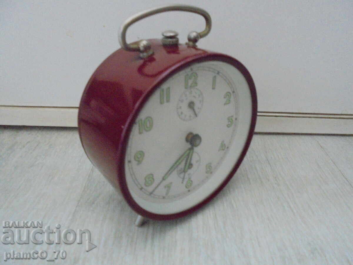 Δημοπρασία №*8302 Παλιό μηχανικό ρολόι / ξυπνητήρι - κλασικό μοντέλο Δημοπρασία №*8302 Παλιό μηχανικό ρολόι / ξυπνητήρι - κλασικό μοντέλο