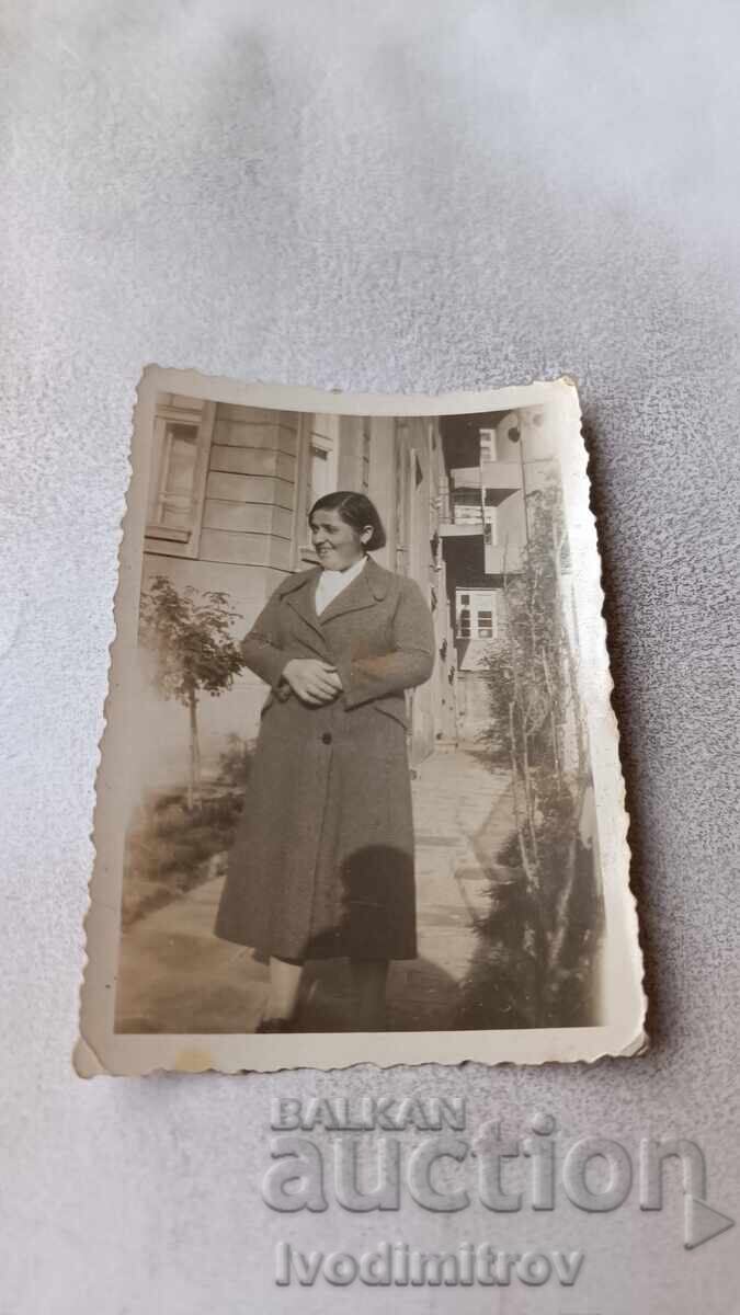 Fotografie Sofia Femeie pe trotuar