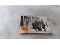 Снимка София Мъж две жени и малко момиченце на разходка