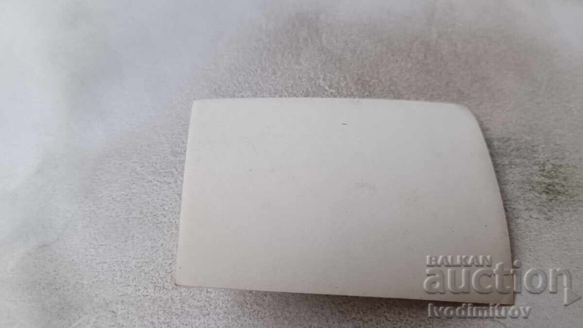 Φωτογραφία Σοφία Ένας άντρας στην πλατεία με τιμή 1.45 BGN | € 0.74 Φωτογραφία Σοφία Ένας άντρας στην πλατεία με τιμή 1.45 BGN | € 0.74