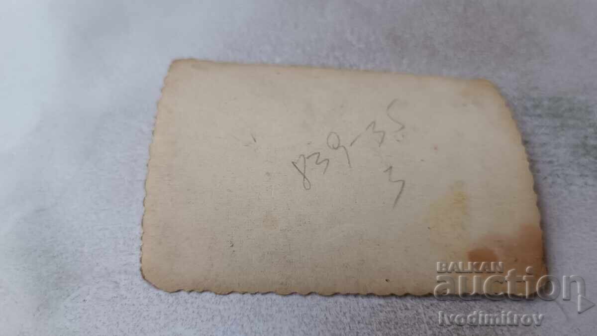 Φωτογραφία Σόφια Γυναίκες και παιδιά στον δρόμο με τιμή 2.35 BGN | € 1.20 Φωτογραφία Σόφια Γυναίκες και παιδιά στον δρόμο με τιμή 2.35 BGN | € 1.20