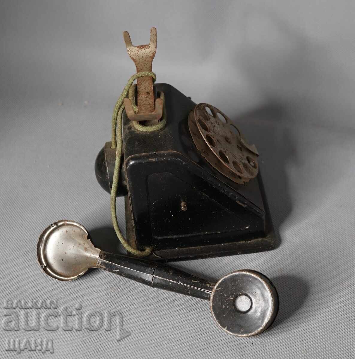 Δημοπρασία Παλιό μεταλλικό παιχνίδι από λαμαρίνα, μοντέλο τηλεφώνου Δημοπρασία Παλιό μεταλλικό παιχνίδι από λαμαρίνα, μοντέλο τηλεφώνου