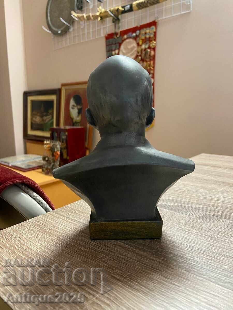 Προτομή Β. Ι. Λένιν, αλουμίνιο, δεκαετία 1970 με τιμή 130.00 BGN | € 66.47