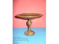 Castron decorativ pentru fructe sau pur și simplu pentru decorarea unui dulap