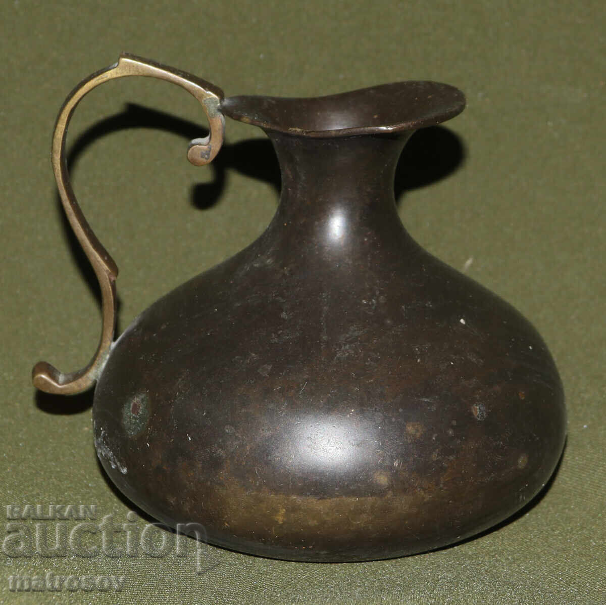 Χάλκινο διακοσμητικό βάζο με τιμή 120.00 BGN | € 61.36