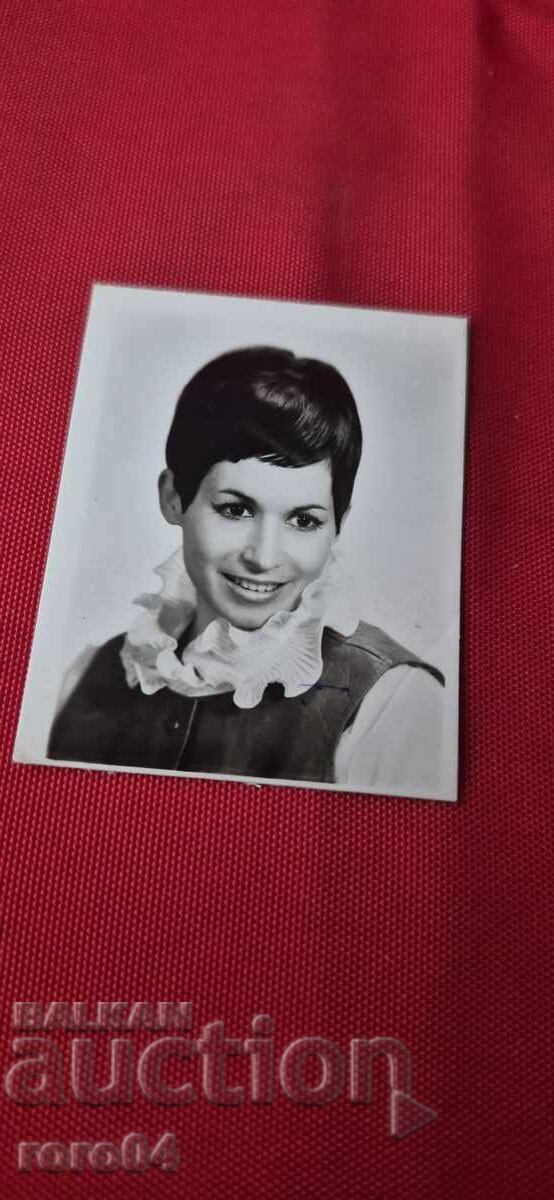 ΛΙΛΙ ΙΒΑΝΟΒΑ με τιμή 5.55 BGN | € 2.84