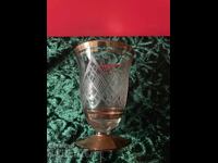 Pahar - sticlă gravată fin, 8 cm înălțime