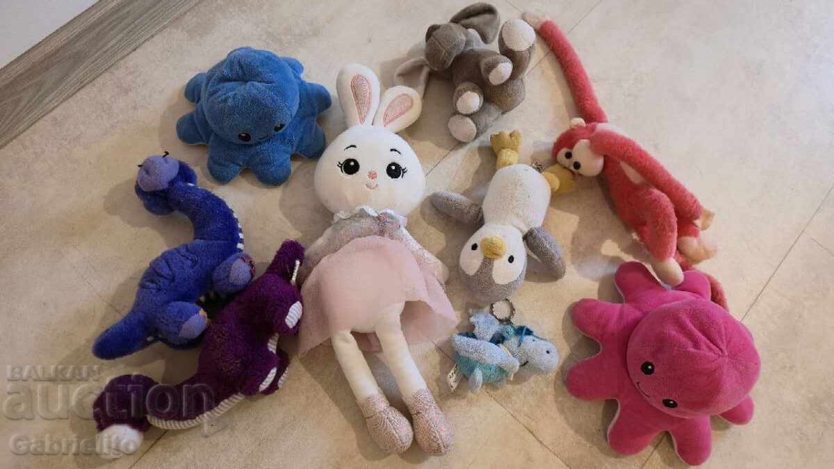 Τεράστια παρτίδα από λούτρινα παιχνίδια