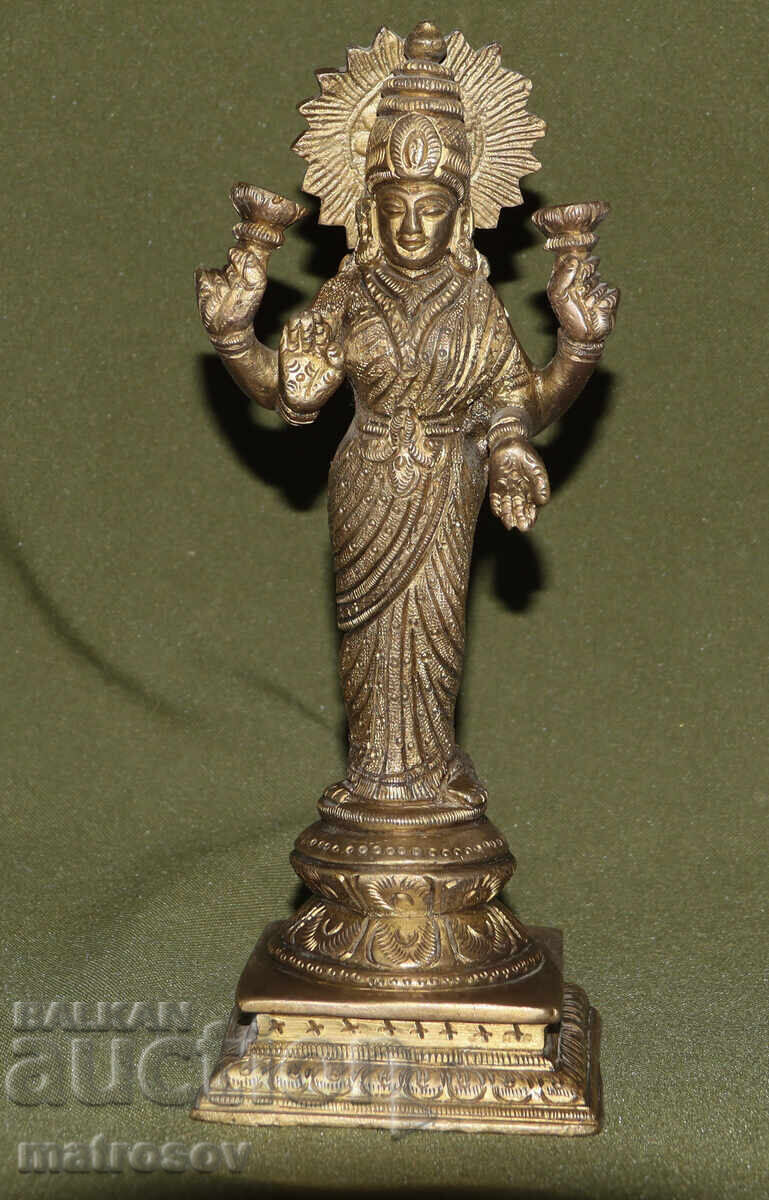 Auction  Bronze decorative statue sculpture, the goddess Lakshmi