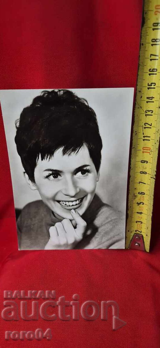 Παράδοση ΛΙΛΙ ΙΒΑΝΟΒΑ Παράδοση ΛΙΛΙ ΙΒΑΝΟΒΑ