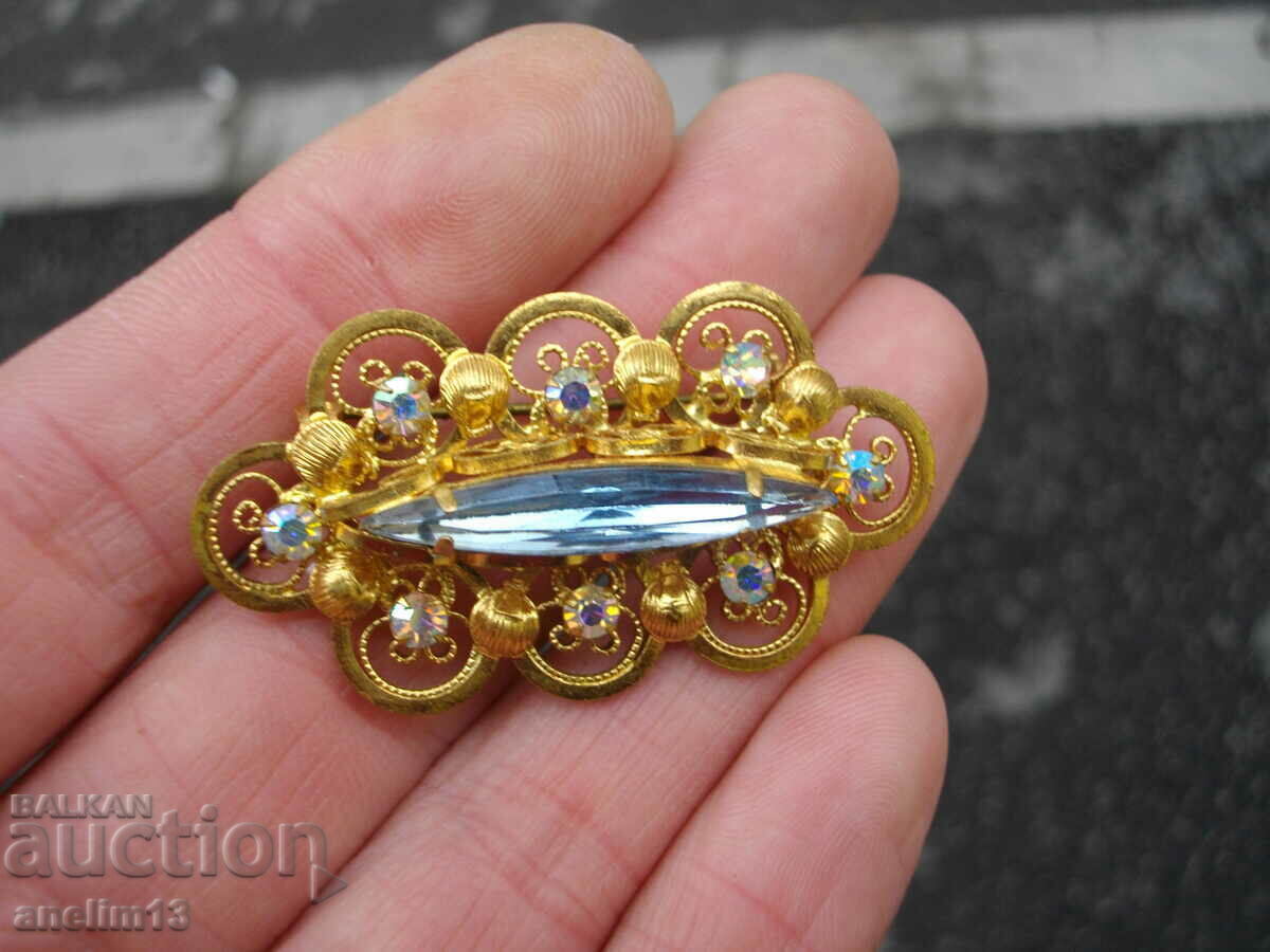 Licitație BROȘĂ VECHE