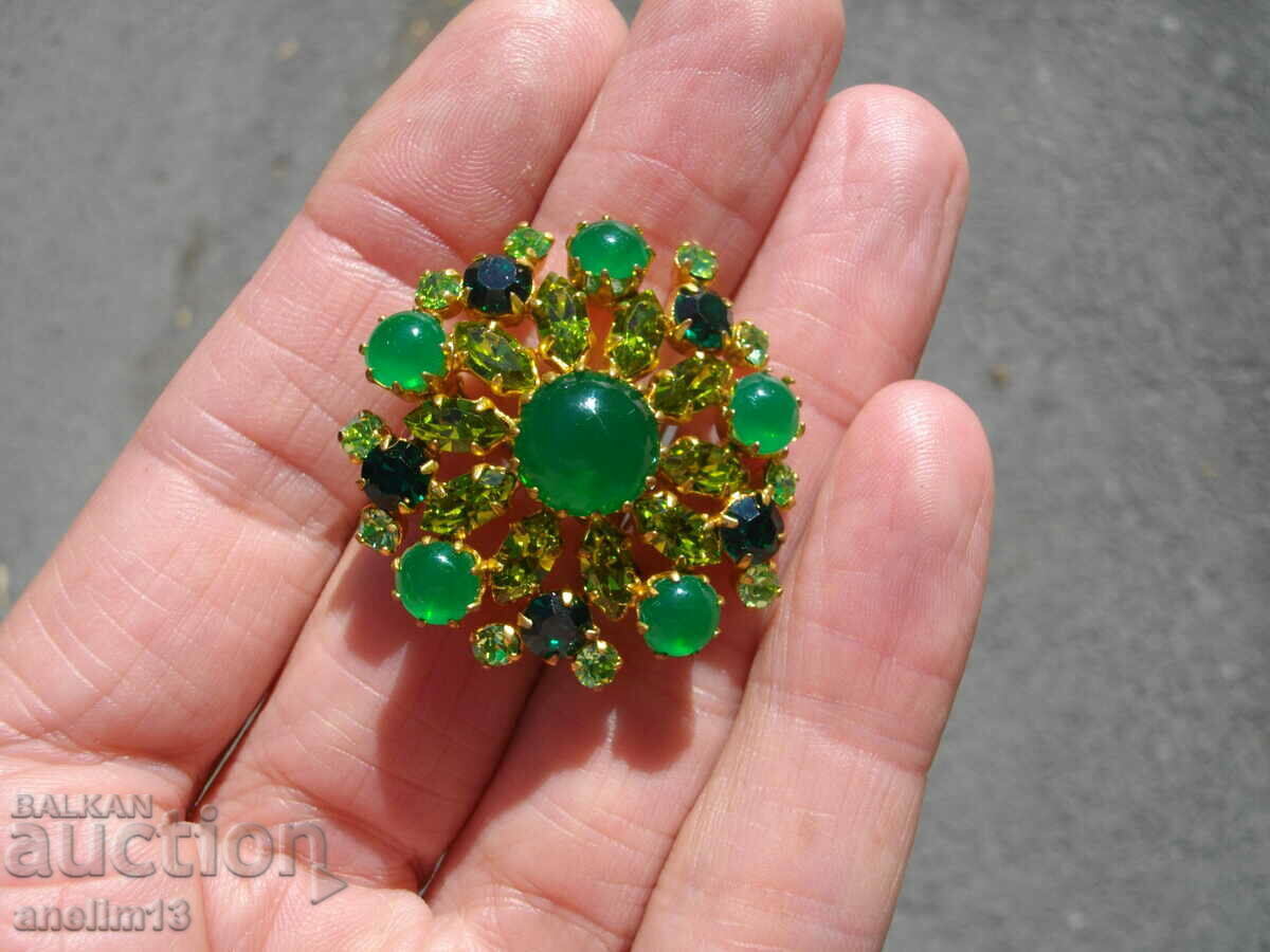 BROȘĂ VECHE cu preț € 18.00 | 35.21 BGN