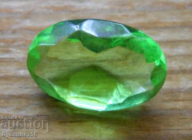 Φασεταρισμένος ημιπολύτιμος λίθος - περιδοτή Φασεταρισμένος ημιπολύτιμος λίθος - περιδοτή