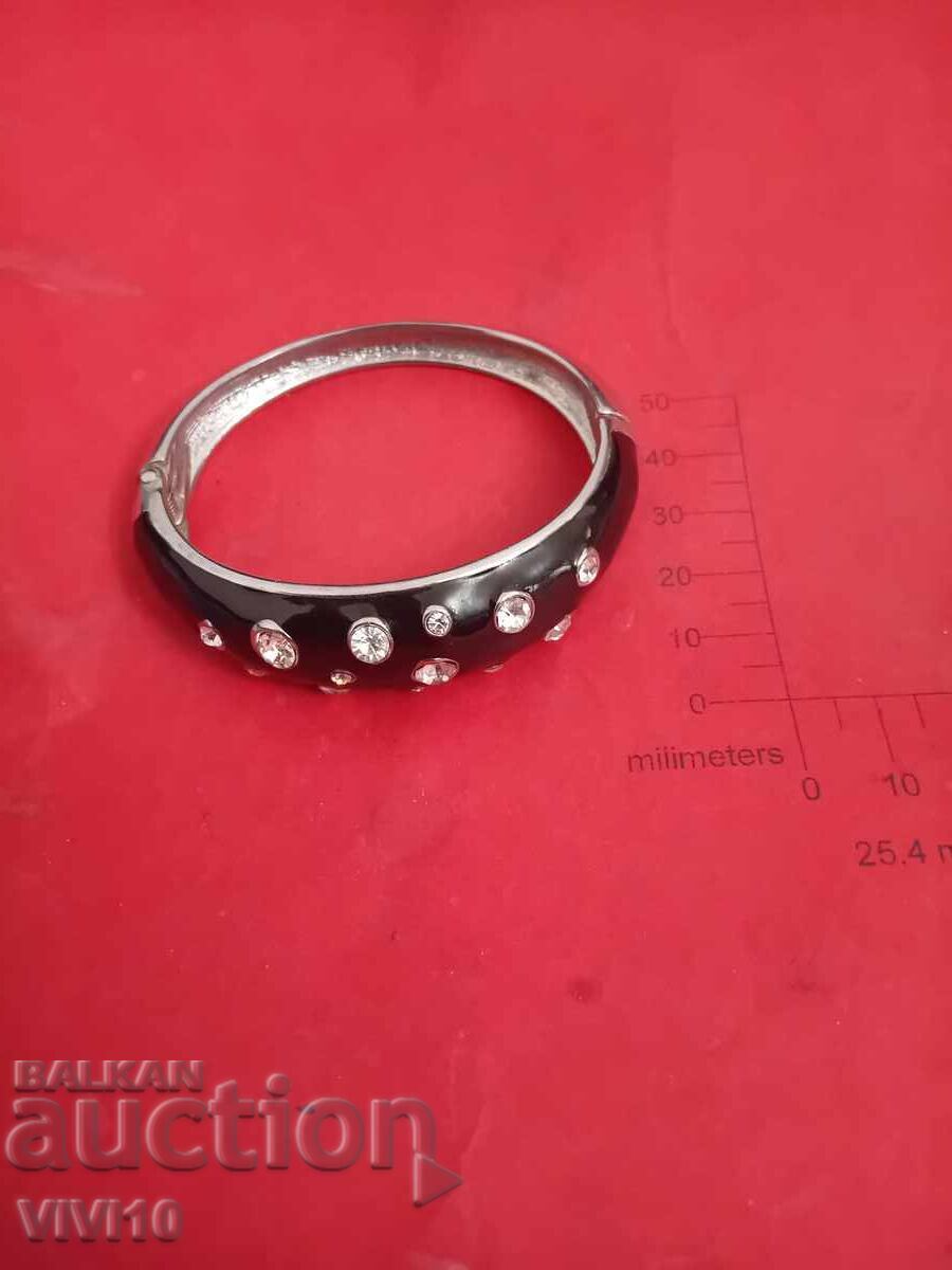 Brățară veche emailată cu pietre