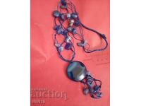 Старинно колие от синьо стъкло