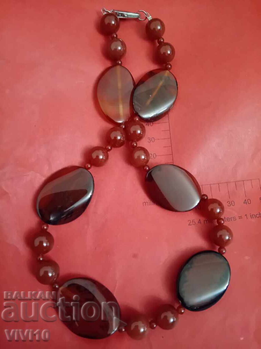 Livrarea Colier vechi din agat brazilian Livrarea Colier vechi din agat brazilian