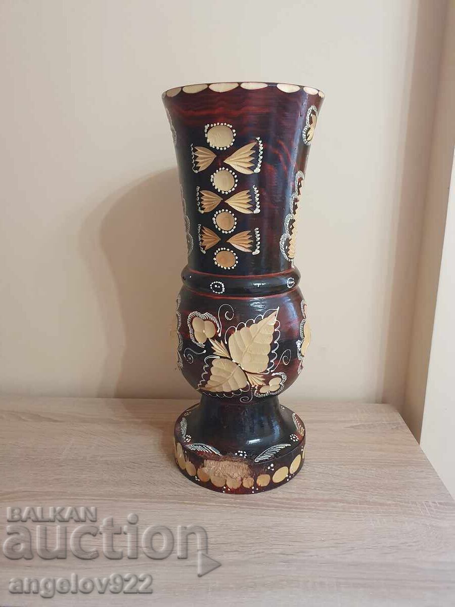 Delivery of Large, solid wooden vase, handmade!!! Delivery of Large, solid wooden vase, handmade!!!