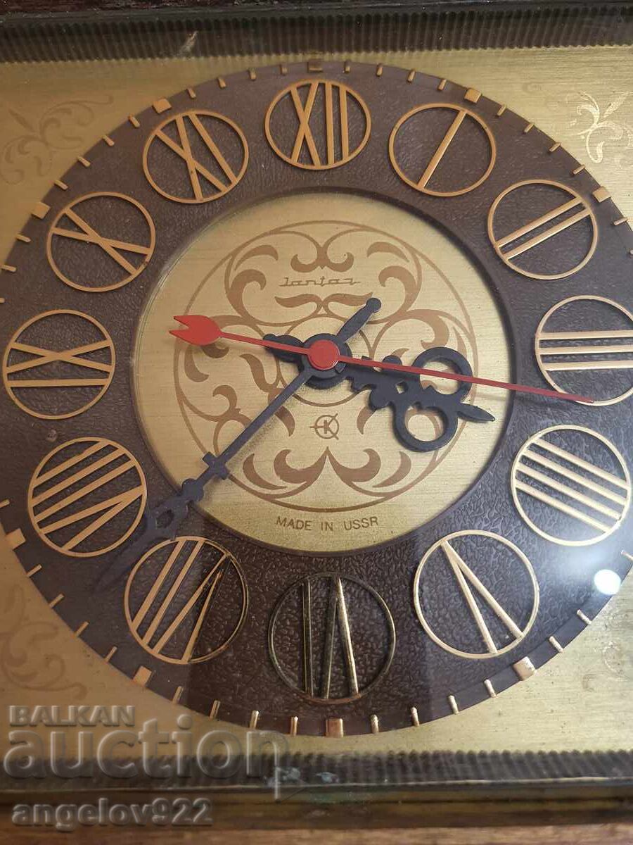 Russian Table Clock YANTAR with price 20.00 BGN | € 10.23 Russian Table Clock YANTAR with price 20.00 BGN | € 10.23