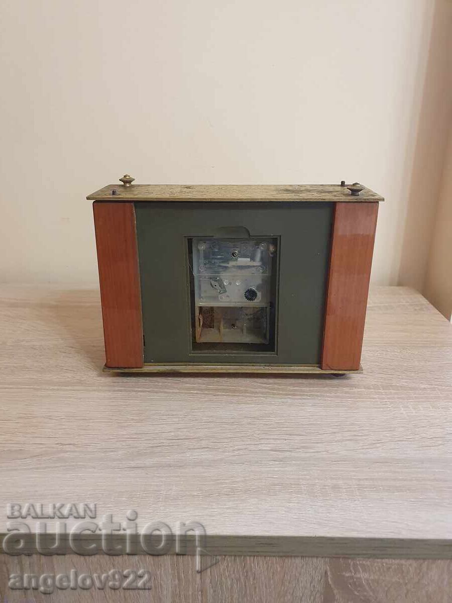 Delivery of Russian Table Clock YANTAR Delivery of Russian Table Clock YANTAR