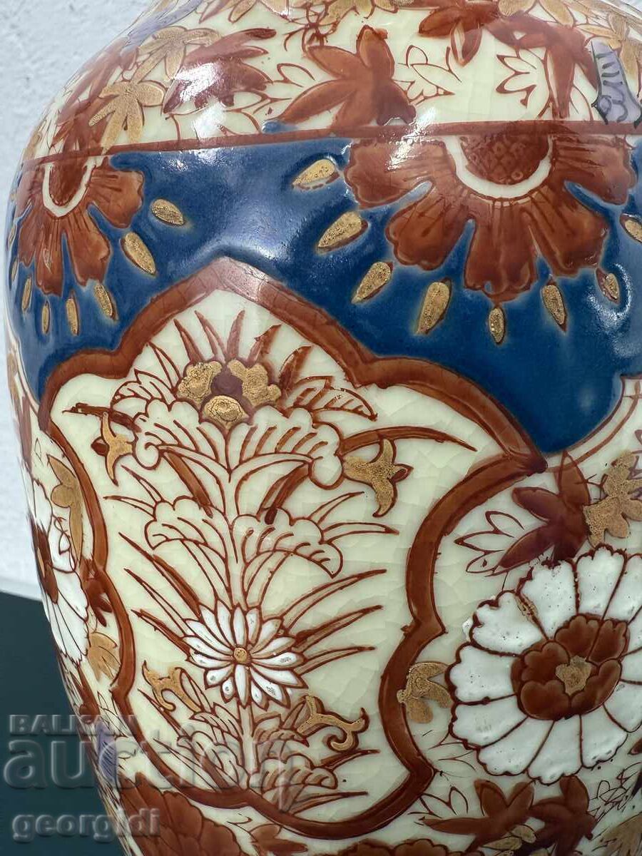 Delivery of Hand-painted Chinese vase. No. 7455 Delivery of Hand-painted Chinese vase. No. 7455