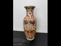 Hand-painted Chinese vase. No. 7455