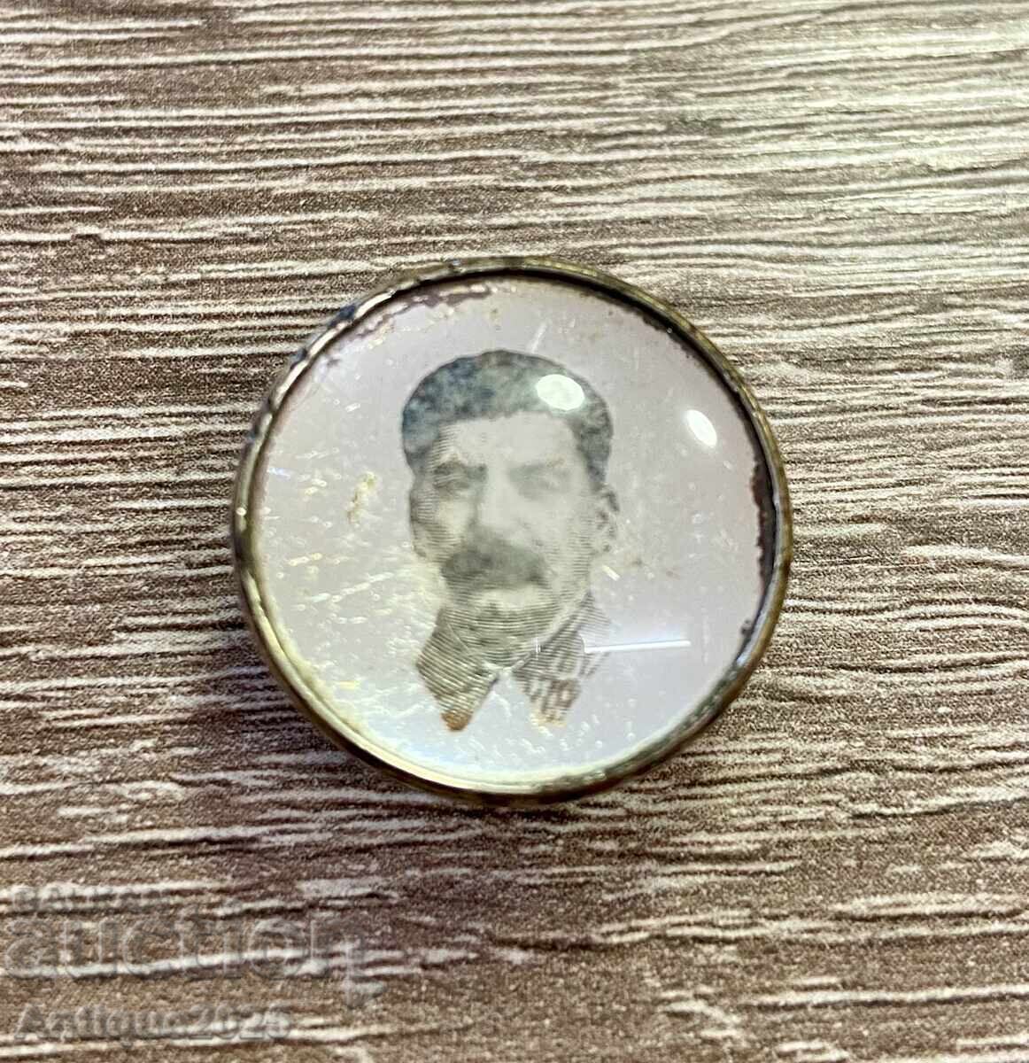 Σηματάκι με την εικόνα του Στάλιν, με βιδωτό κούμπωμα με τιμή € 18.00 | 35.21 BGN