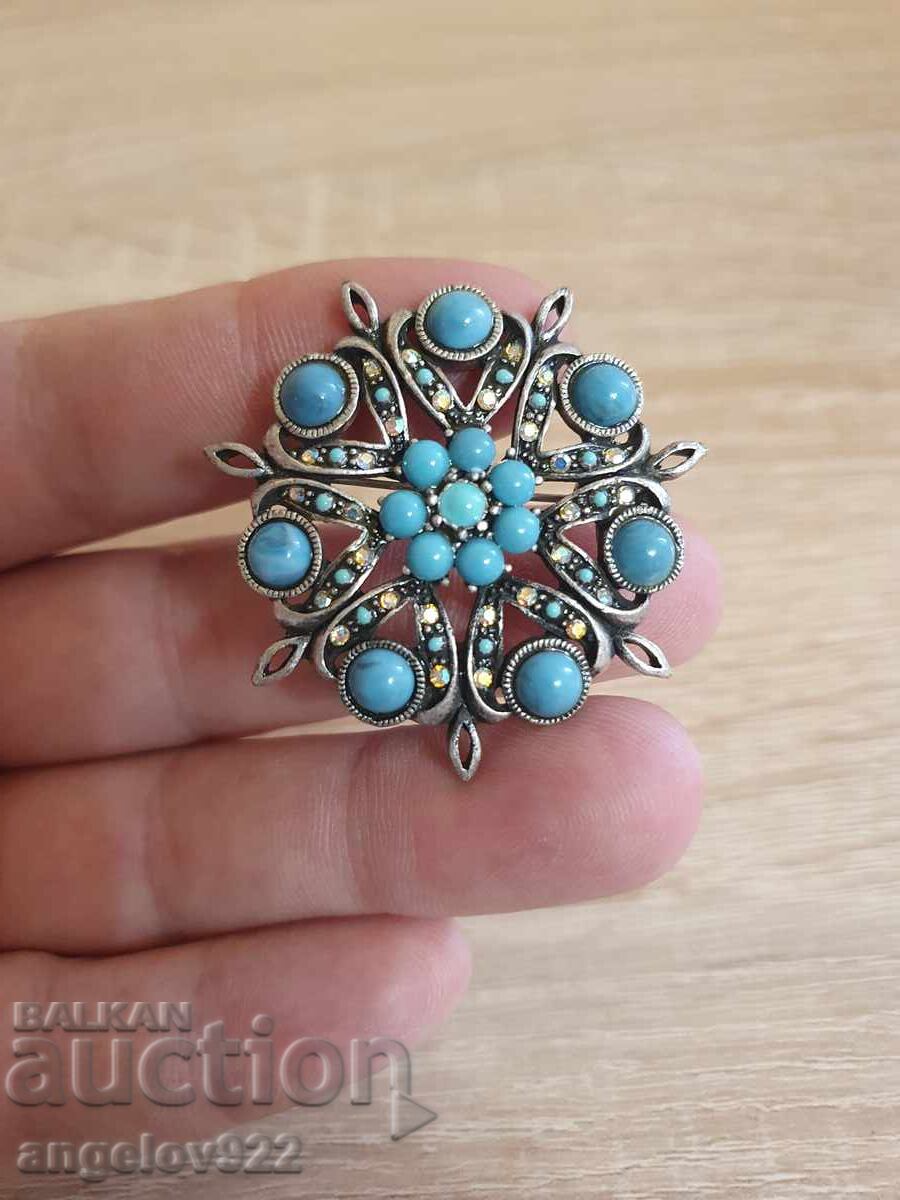 Beautiful vintage brooch!!! with price 11.00 BGN | € 5.62 Beautiful vintage brooch!!! with price 11.00 BGN | € 5.62
