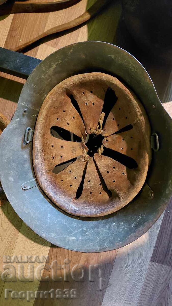 Δημοπρασία Βασίλειο της Βουλγαρίας κράνος Μ36 με σήμα