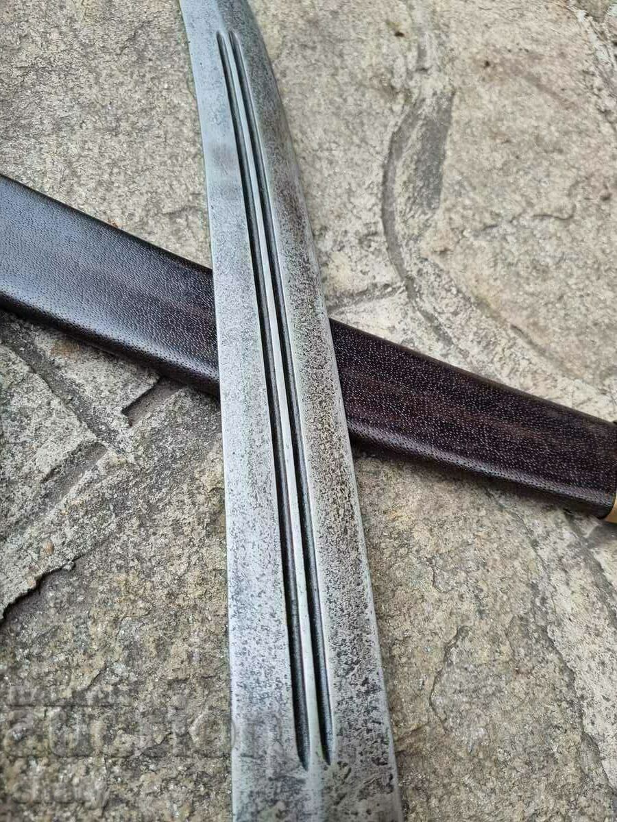 Livrarea bebut rusesc. Sabre. dame.