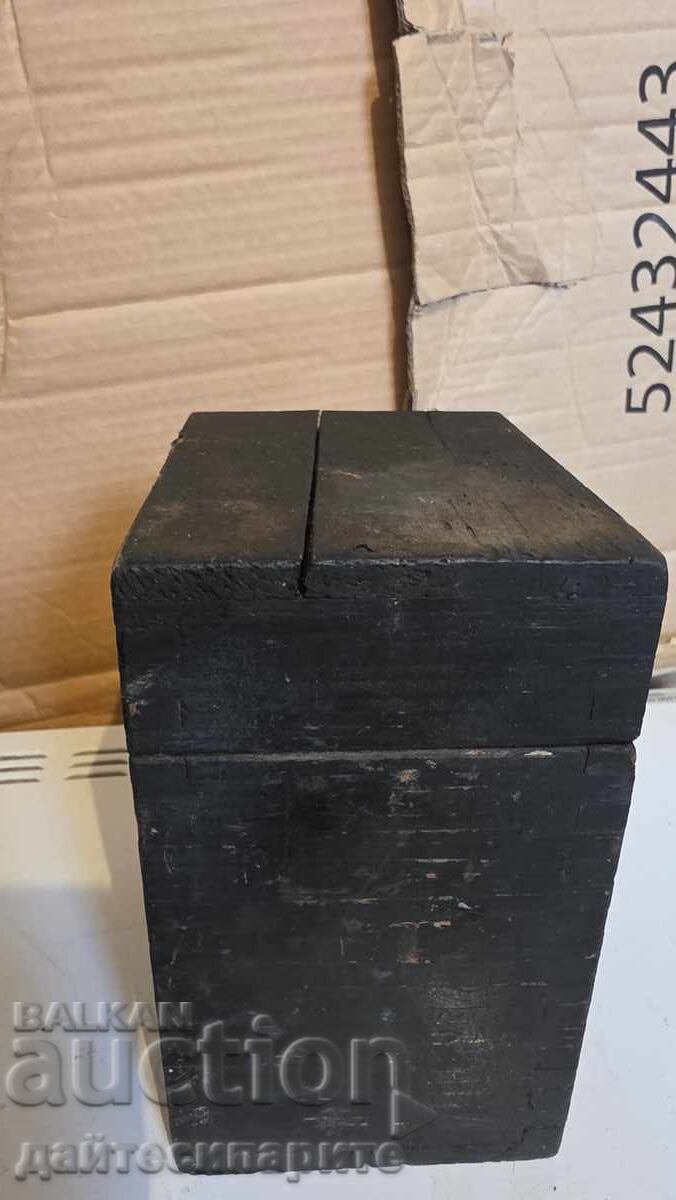 Old medical wooden box Argentinian national team with price 50.00 BGN | € 25.56