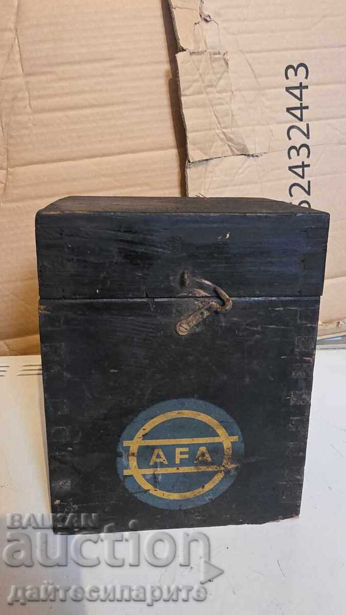 Old medical wooden box Argentinian national team