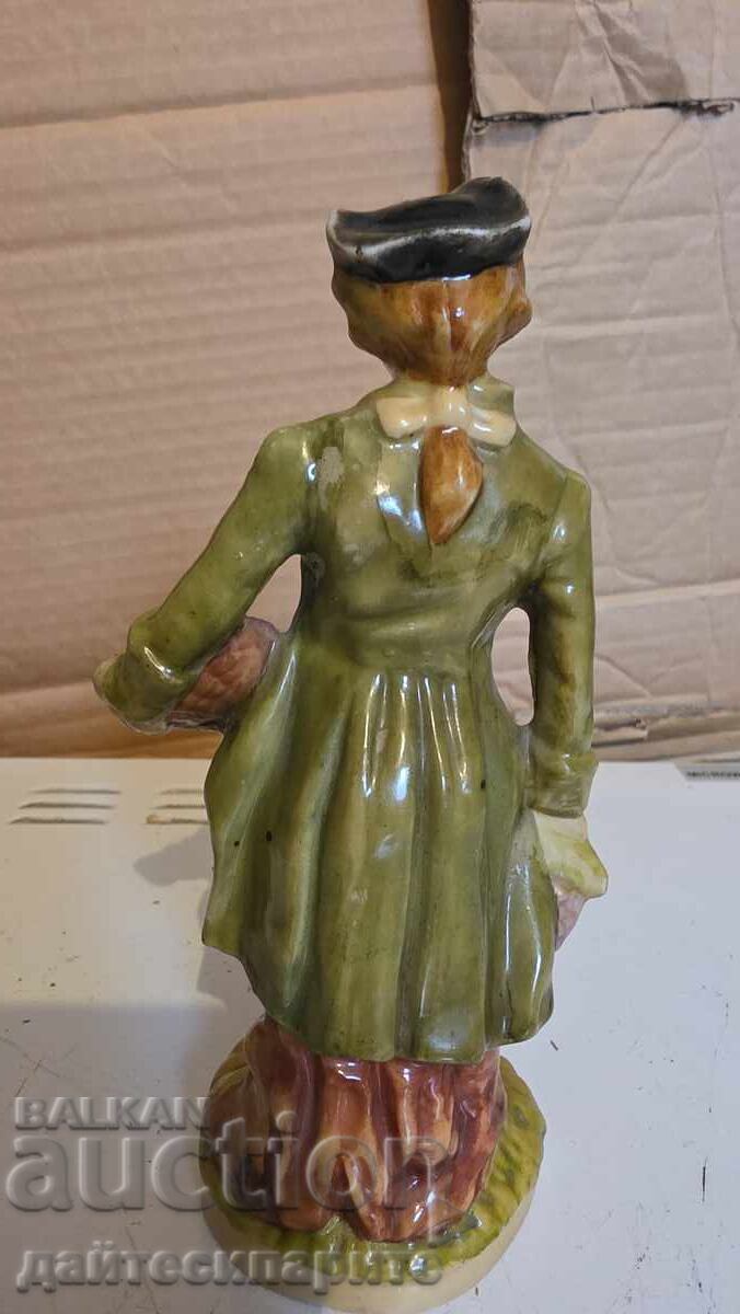 Auction  Ceramic figurine - 15cm height