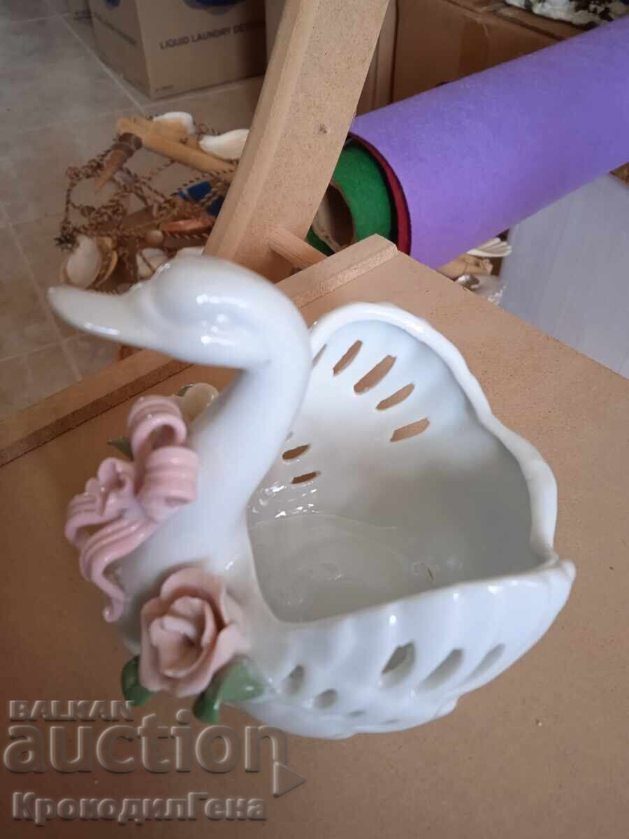 Porcelain Figurines with price 25.00 BGN | € 12.78 Porcelain Figurines with price 25.00 BGN | € 12.78