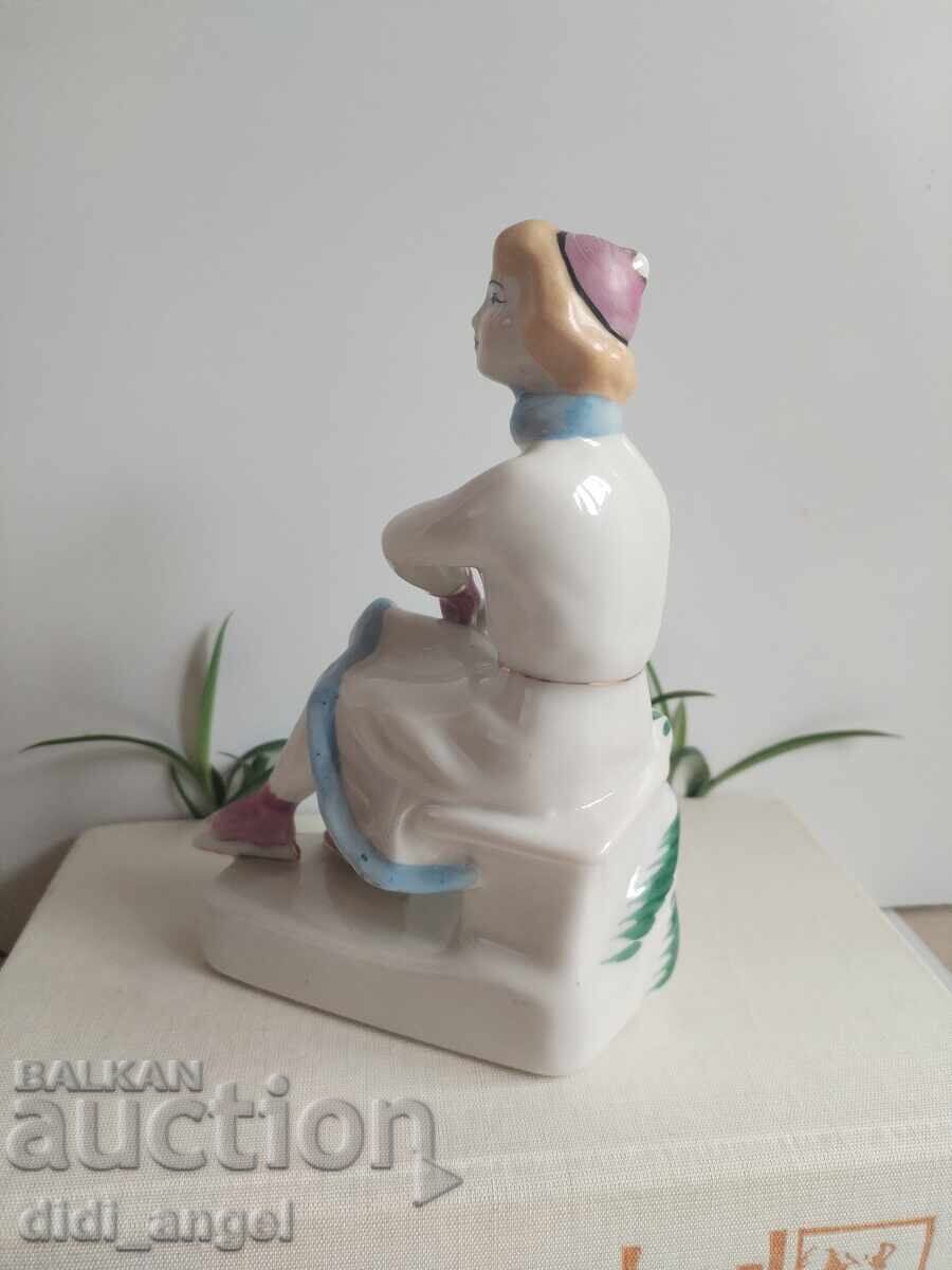 Доставка на Статуетка "Кънкьорка"- СССР