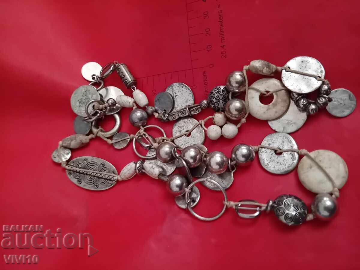 Colier vechi de marcă, imagine cu preț € 20.00 | 39.12 BGN