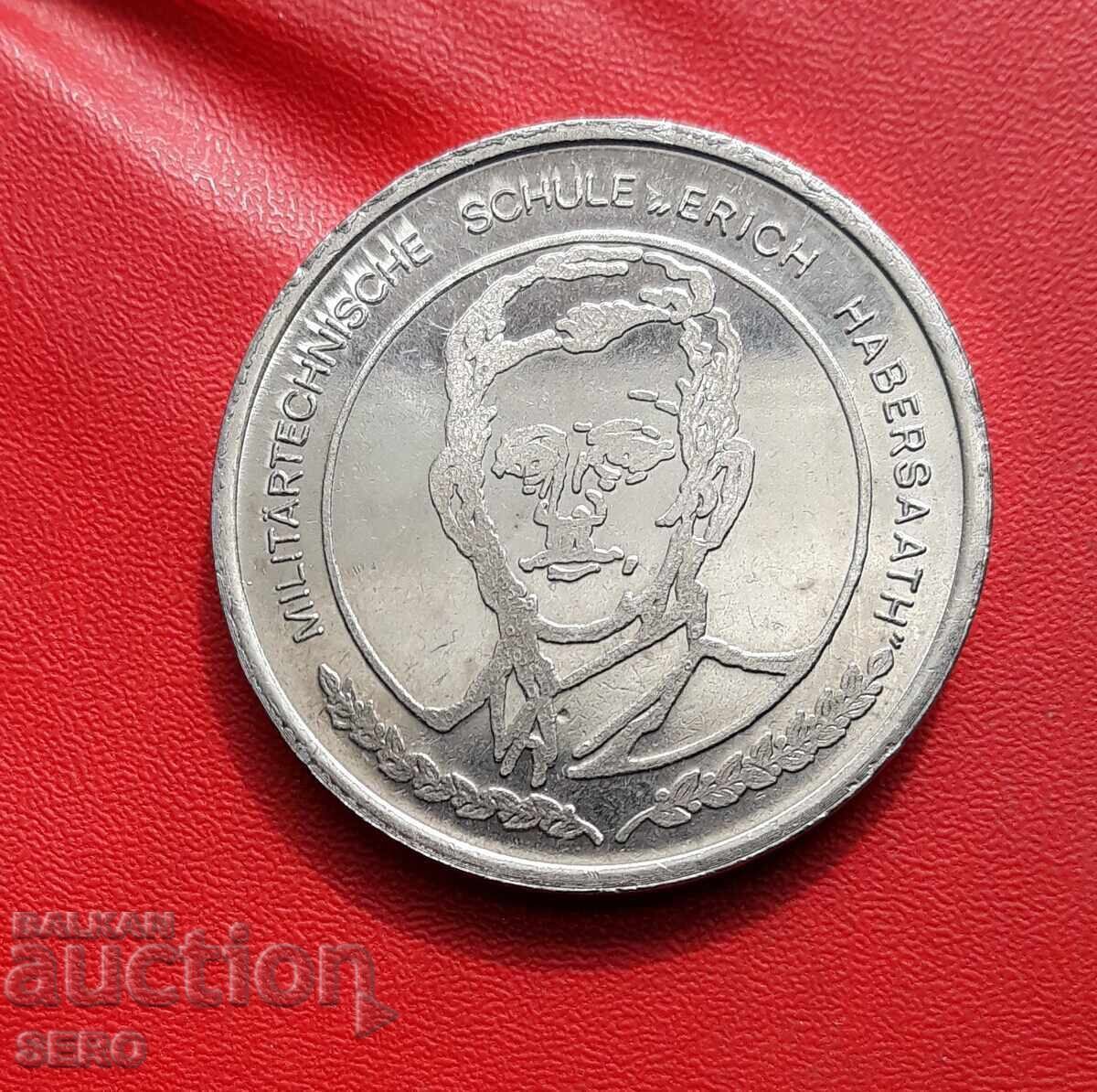 Μετάλλιο-Γερμανία-ΓΔΡ-μετάλλιο για απόφοιτο στρατιωτικής σχολής