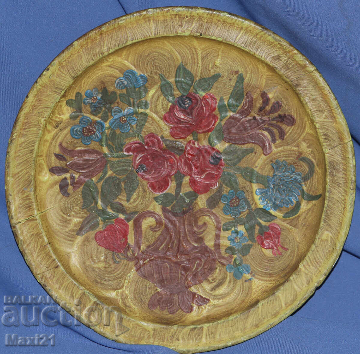Auction  Decorative hand-painted wooden plate, still life