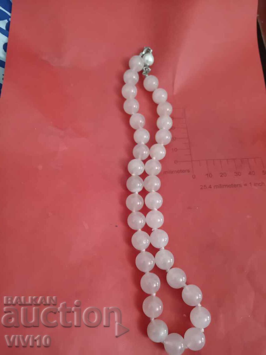 Αρχαίο κολιέ από ροζ χαλαζία