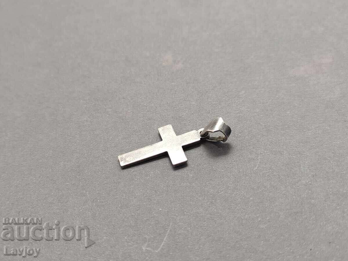 Ασημένιο σταυρουδάκι 925 με τιμή 18.00 BGN | € 9.20 Ασημένιο σταυρουδάκι 925 με τιμή 18.00 BGN | € 9.20
