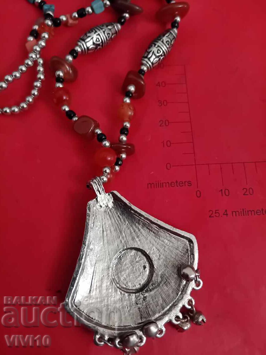 Auction  Antique necklace with enamel and stones