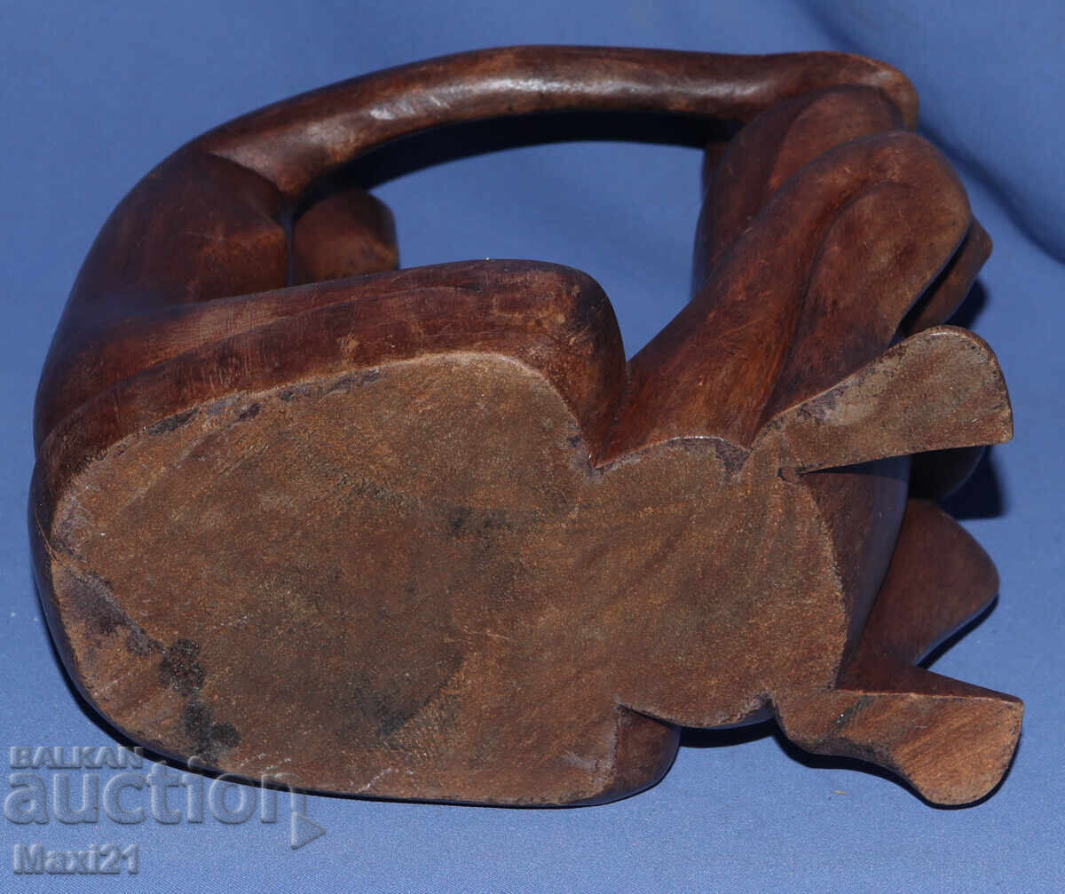 Дървена скулптура прегърната двойка - 6